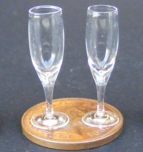 Dolls House Miniature Glass Drinking Glasses Pub Bar